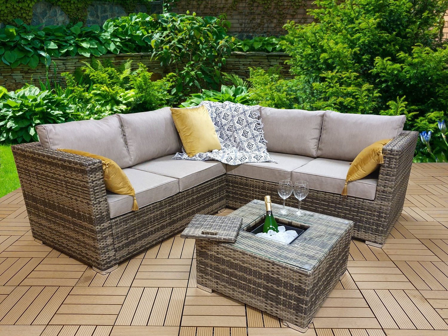 You Can’t Miss Out on the Rattan Furniture Trend! – Modern Rattan Ltd