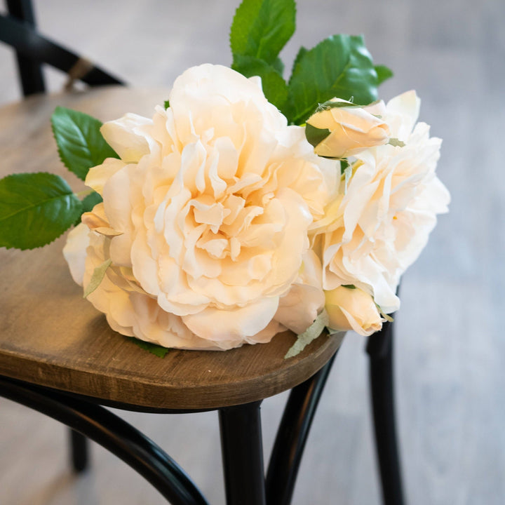 Peachy Cream Short Stem Rose Bouquet - Modern Rattan Ltd