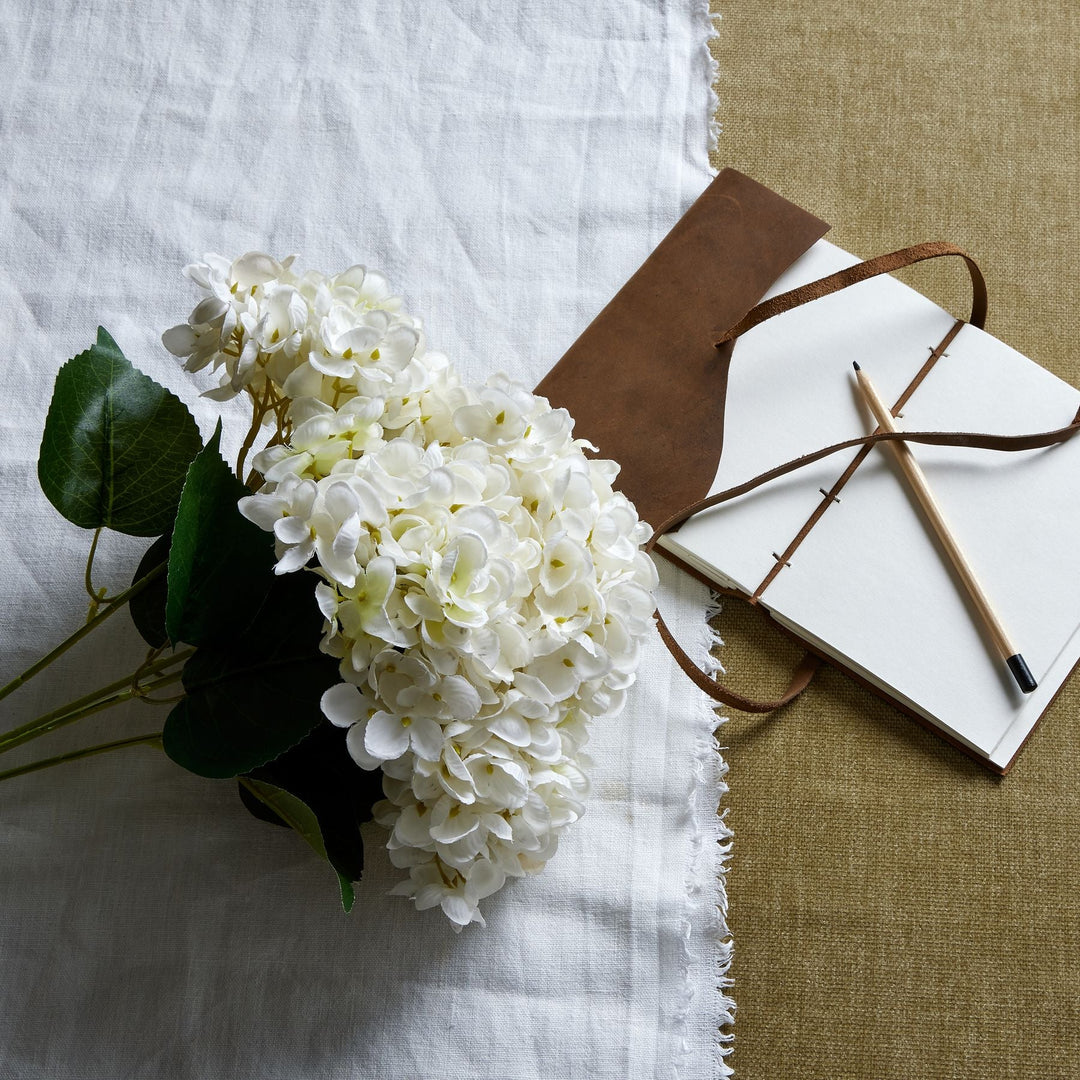 White Hydrangea Bunch - Modern Rattan Ltd