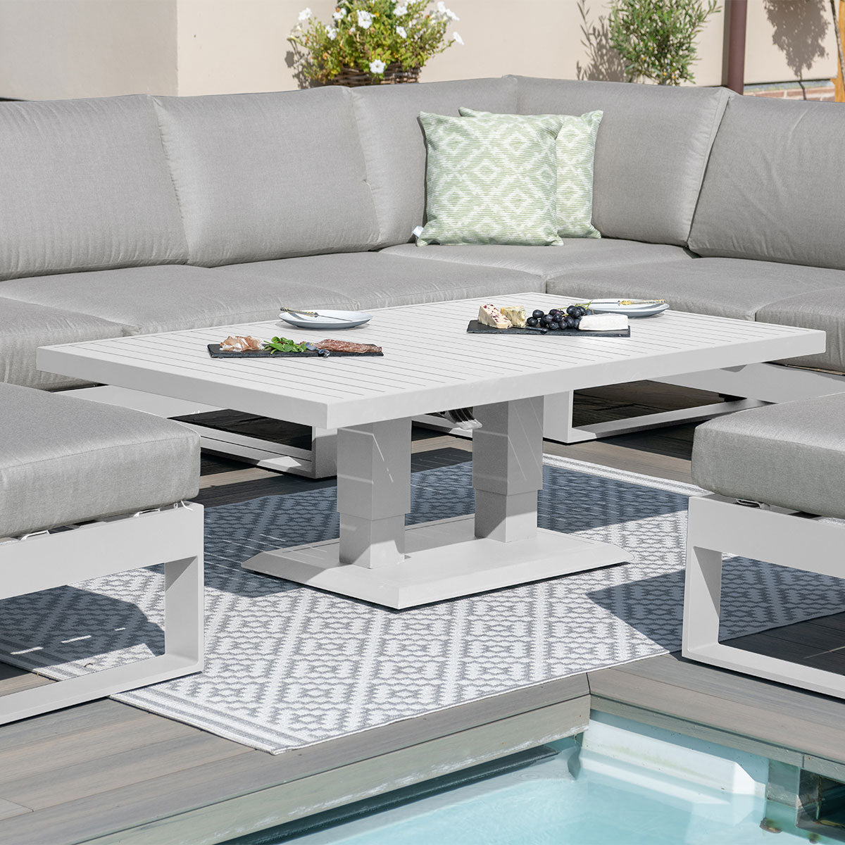 Amalfi lounge deals dining set