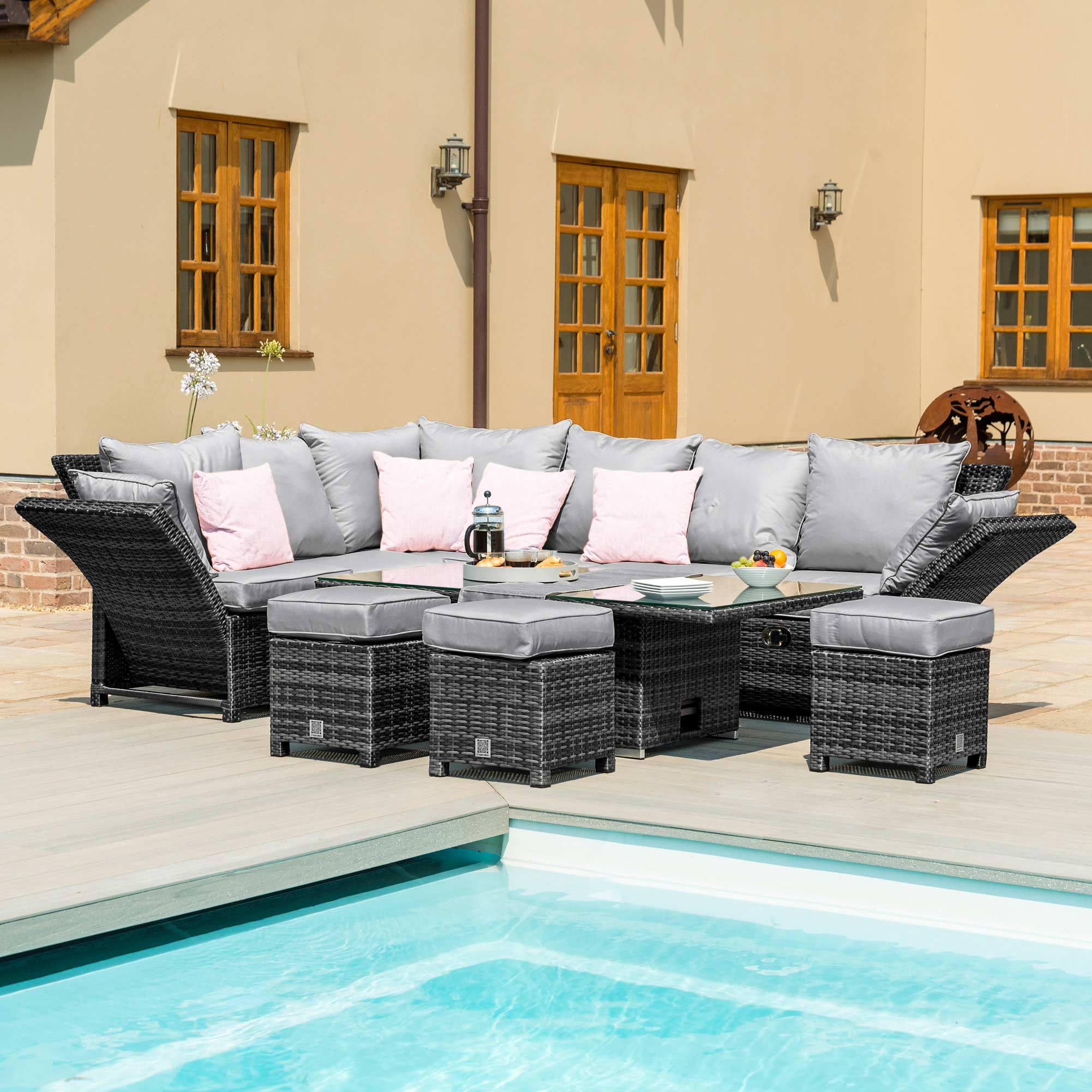 Rattan set online with rising table